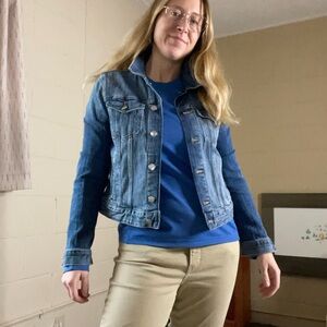 Classic Women’s Denim Jean Jacket